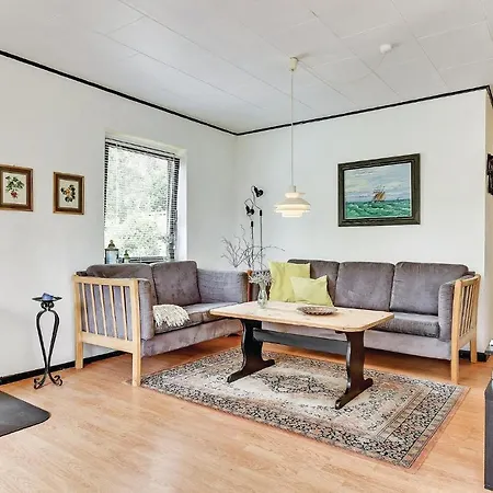 Two-bedroom In Sydals Skovbyballe